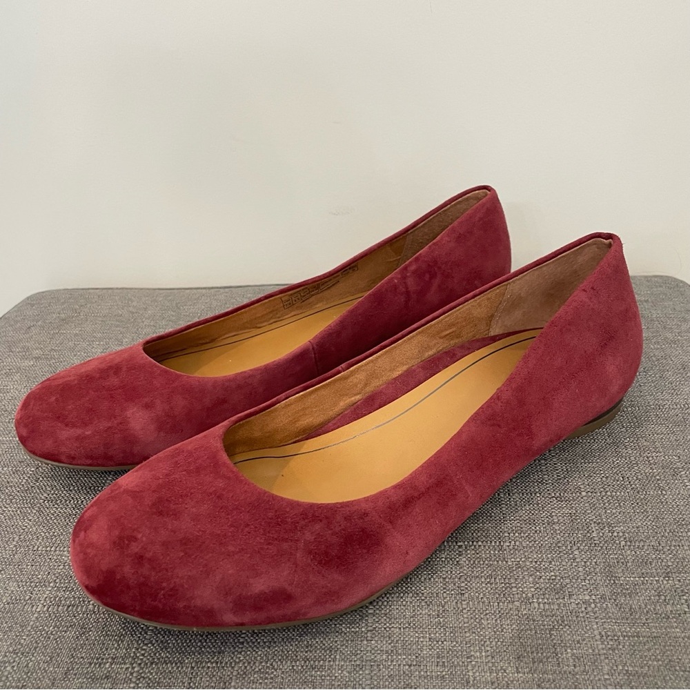 VIONIC Hannah suede flats - Jewel Red Size 7.5